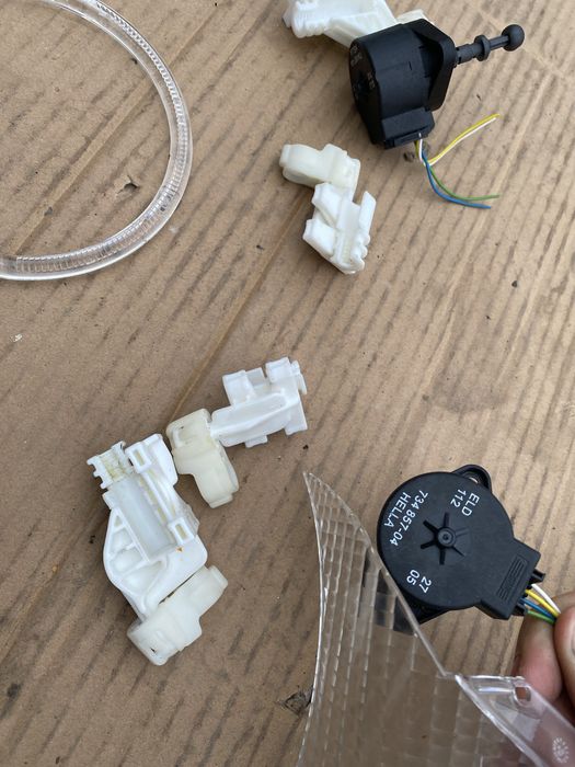 Запчасти на фары бмв е60 е61