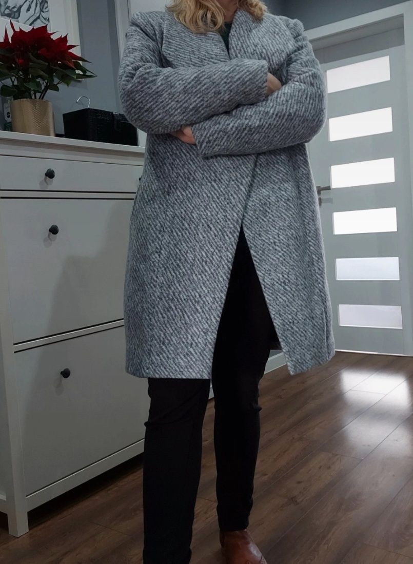 Nowy płaszcz na jesień i zimę Loudress rozmiar 46