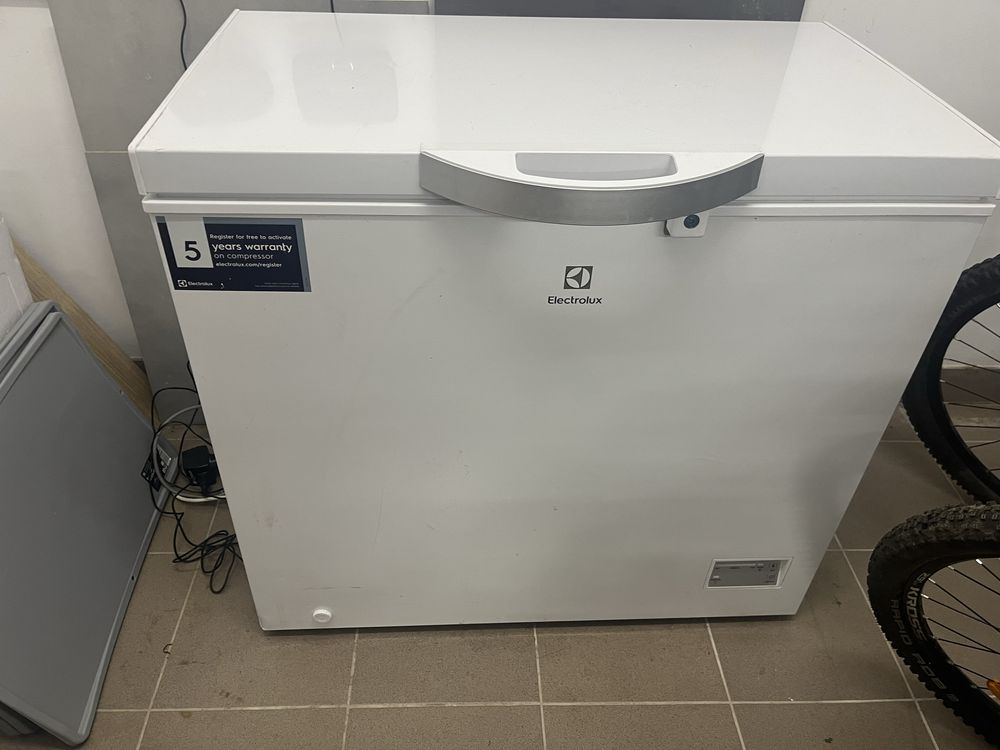 Zamrażarka ELECTROLUX model LCB3LE20W0