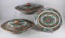 Pratos Cobertos e Travessa - Porcelana da China - Séc. XIX/XX; CADA