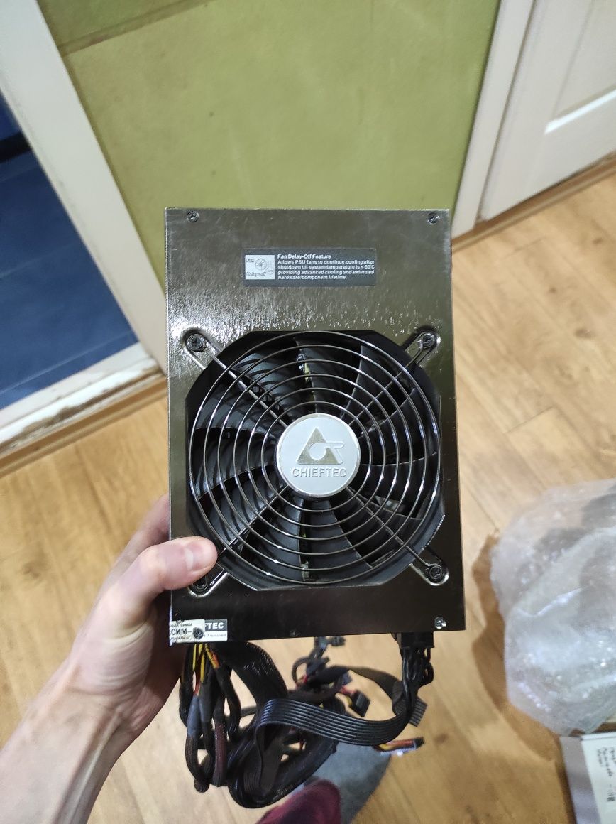 Блок питания Chieftec cft 1000g df