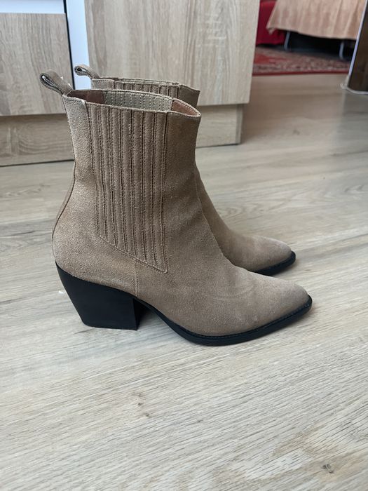 Козаки бежеві, натуральна замша