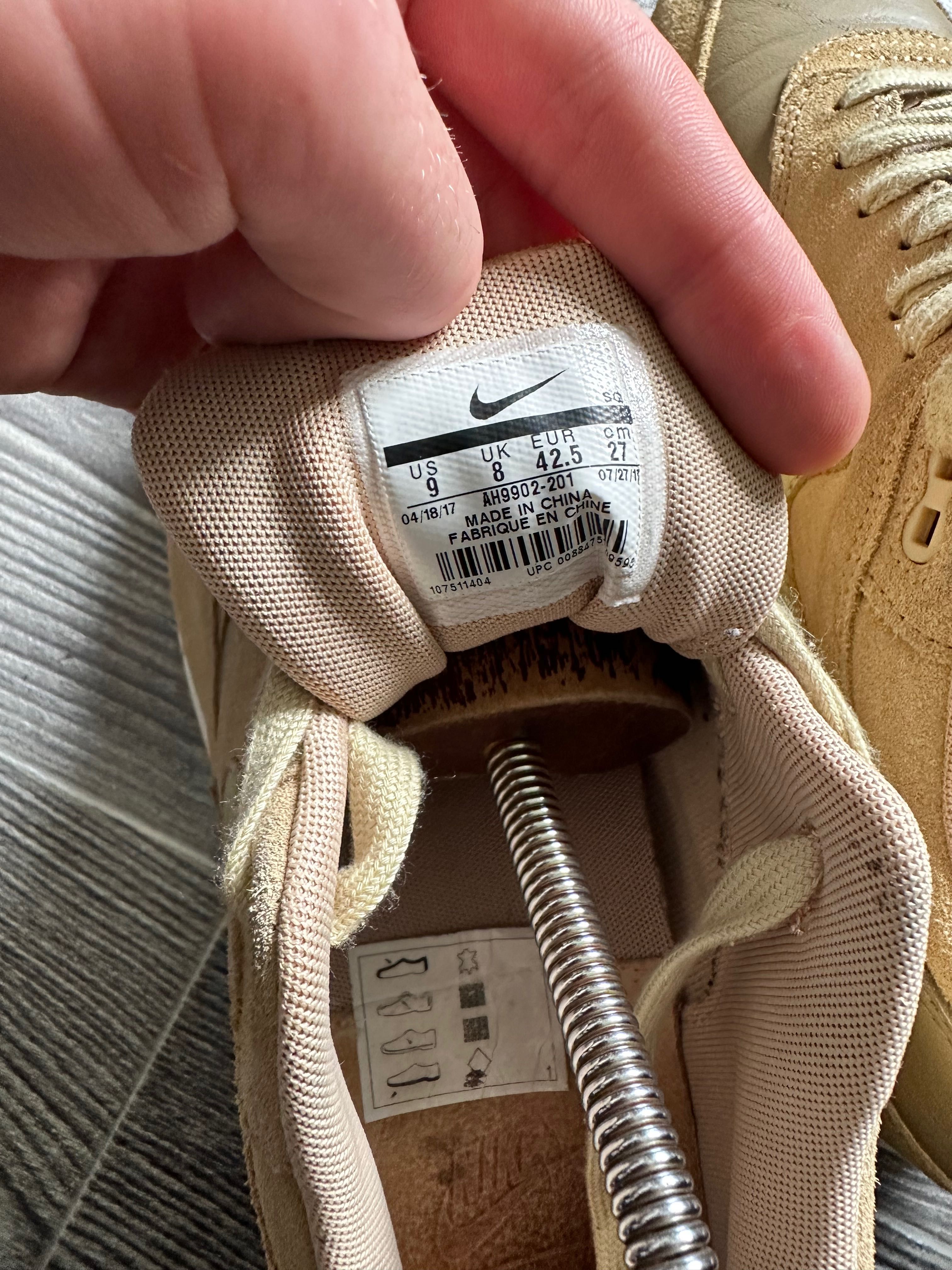 Кроссовки Nike Air Max 1 Premium Khaki
Suede размер 42,5 стелька 27см