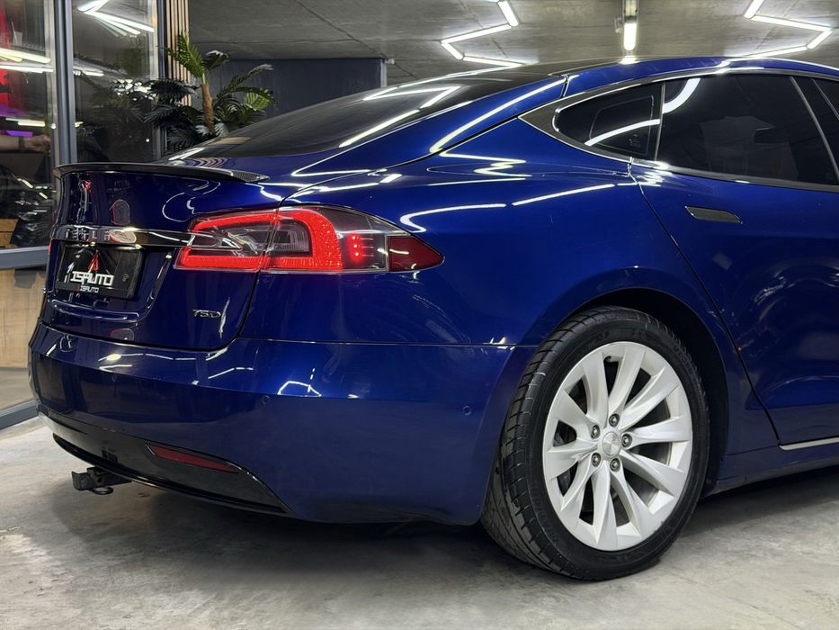 Tesla Model S 75D