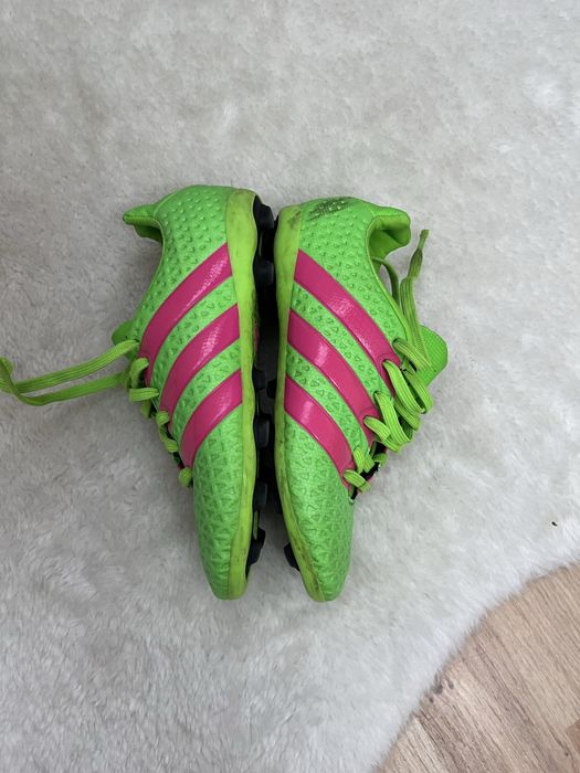 Buty do piłki nożnej chłopięce 30