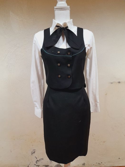 Traje académico feminino da Universidade de Aveiro