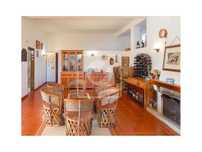 Moradia V6 com anexo T2 com terreno de 7.480 m2 em Arruda dos Vinho...