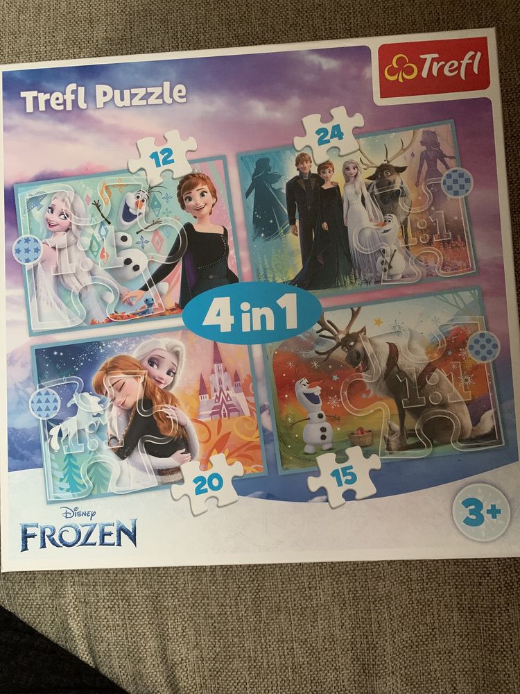 2 zestawy puzzli Frozen.