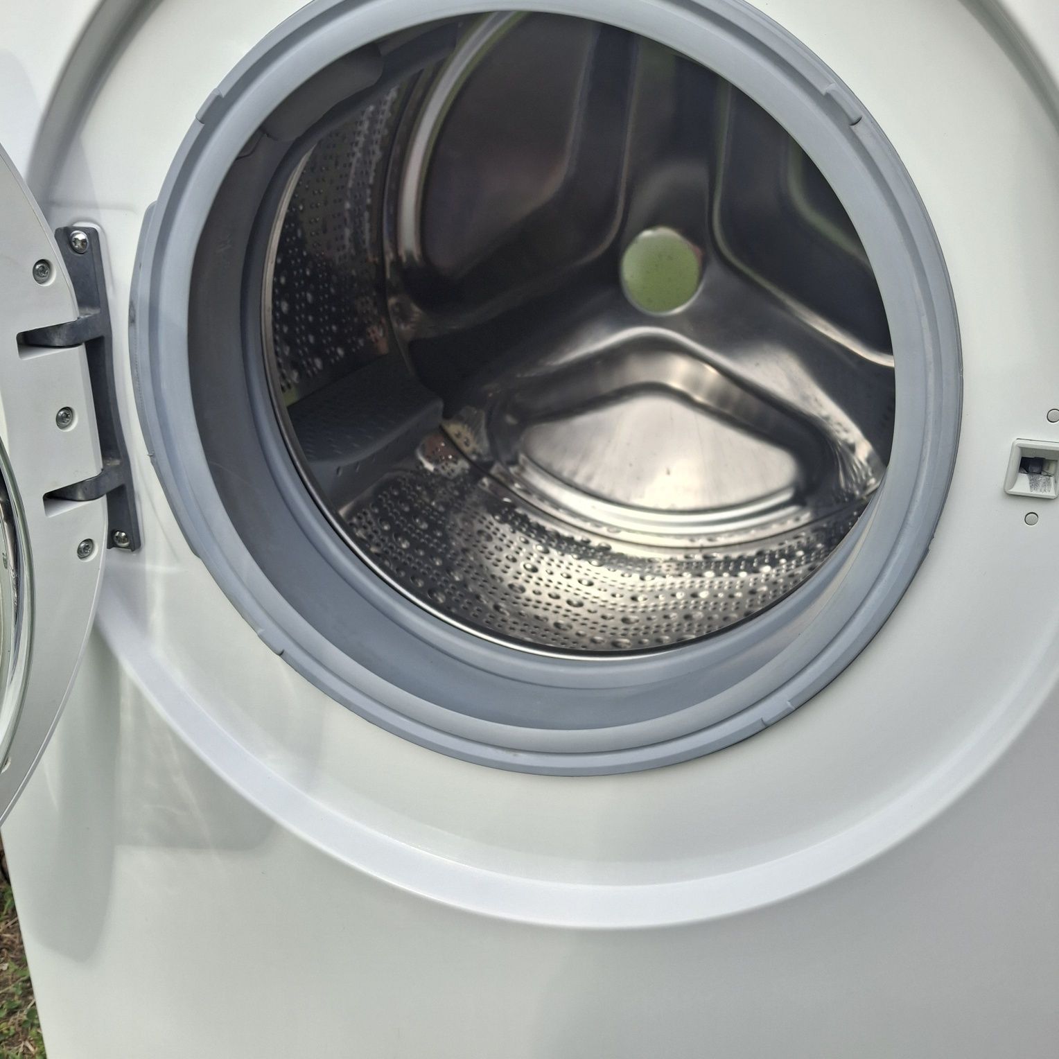 Bosch 6 Series 8кг, пральні машини, опт та  роздріб.