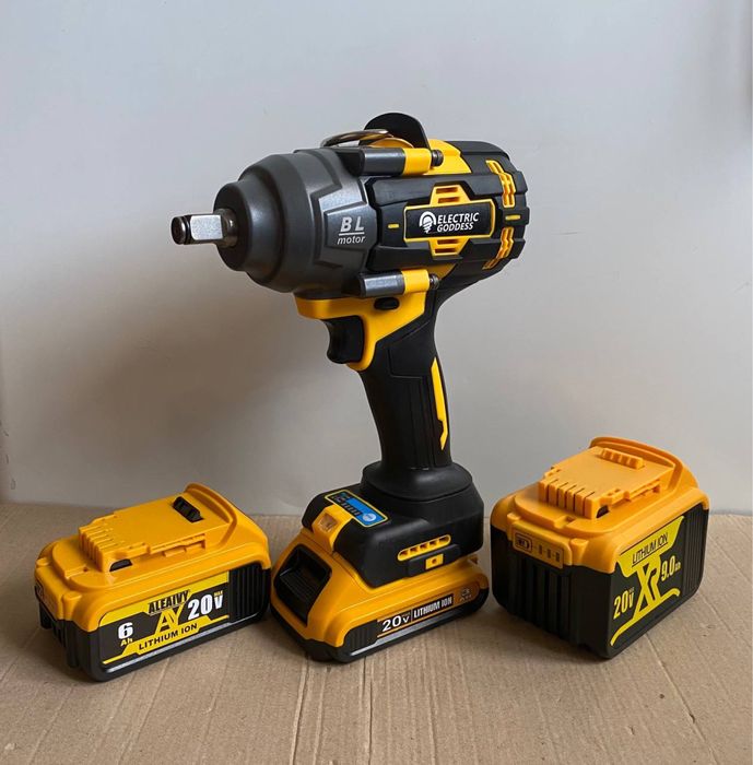Гайковерт dewalt DCF922 зарядне акумулятор тушка комплект
