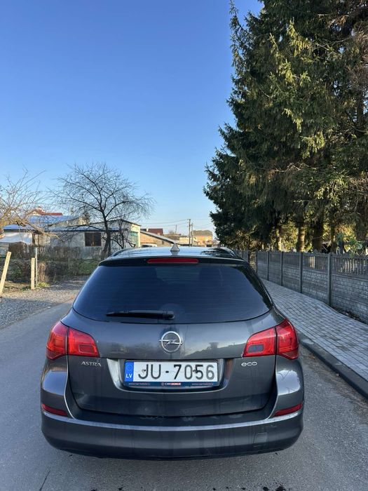 Продам опель астра 2012 1.3 дизель