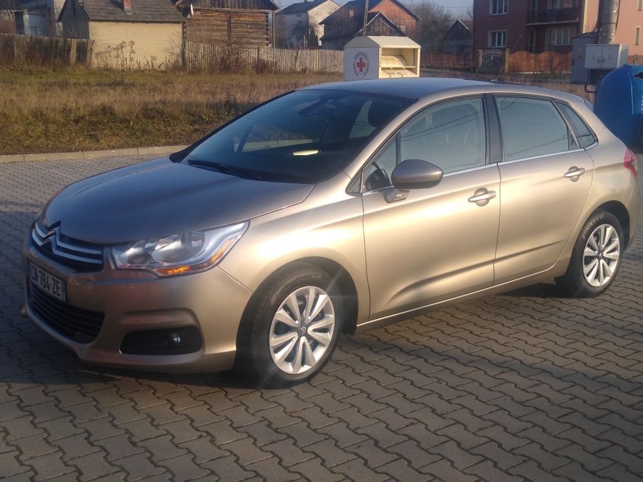 Citroen C4 bezwypadkowy . Ekonomiczny silnik. Skrzynia sześciobiegowa.