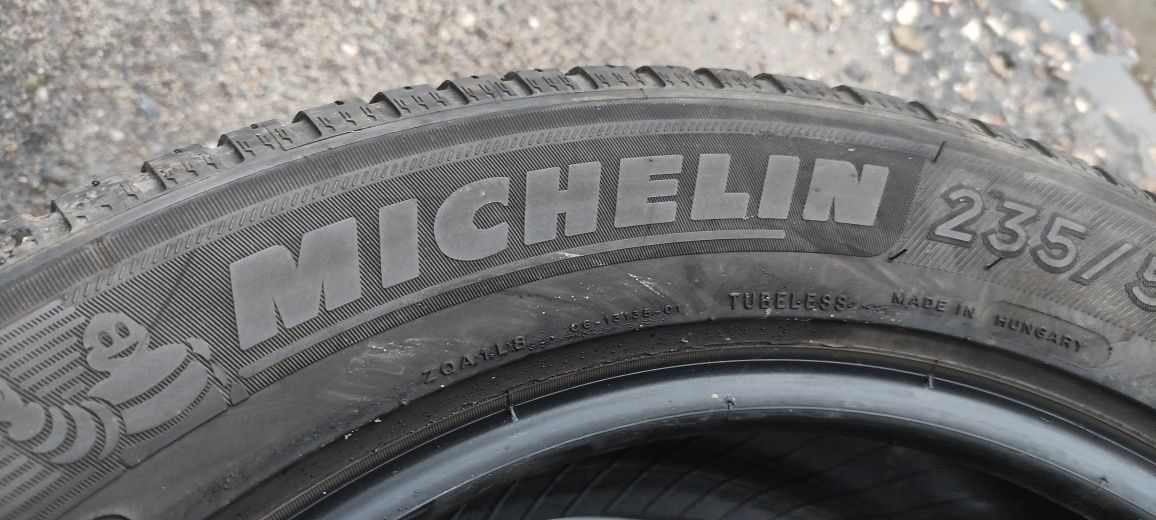 Opony zimowe z 2016r 5mm 235/55/19 Michelin 5N