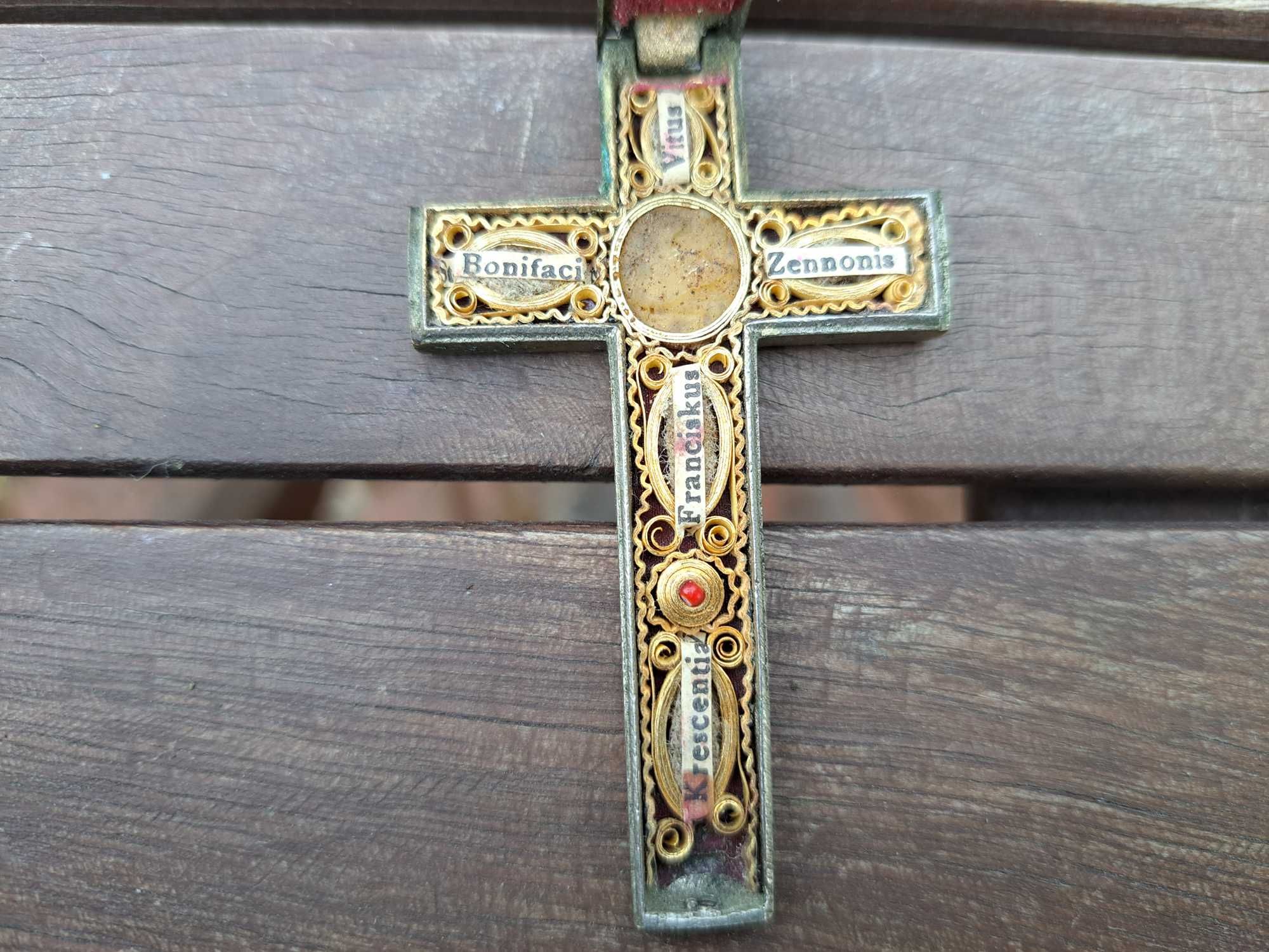 Krzyż enkolpion relikwiarz XIX wiek