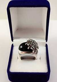 Эффектное Серебряное кольцо 925 пробы крупный Оникс