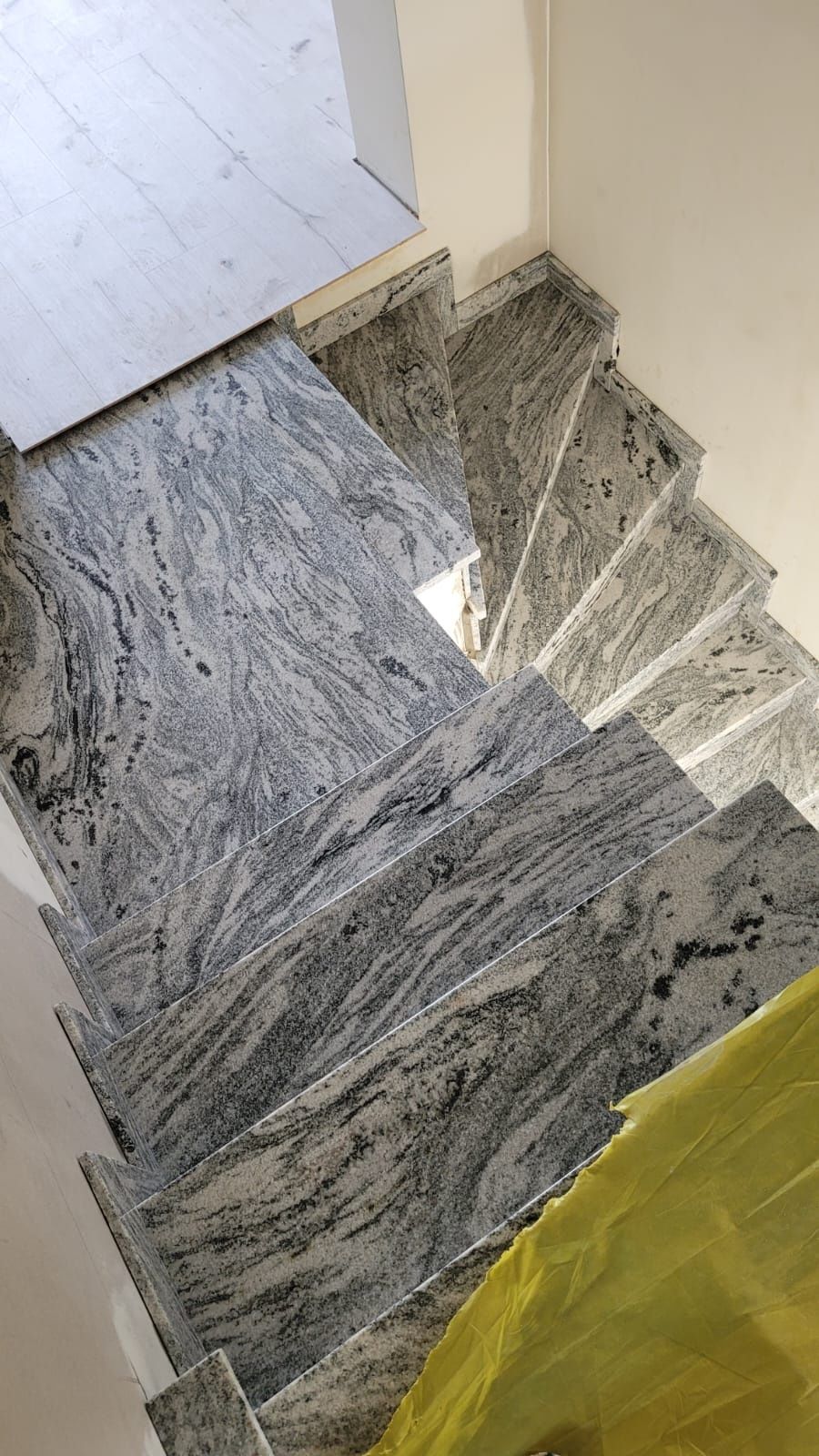Parapety/schody/blaty z granitu