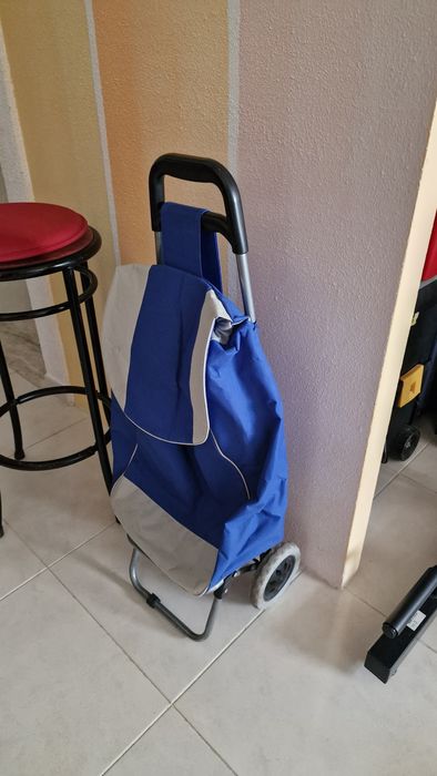 Vendo carrinho de transporte compras usado em boas condições