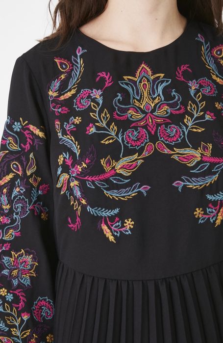 Сукня із колекції.