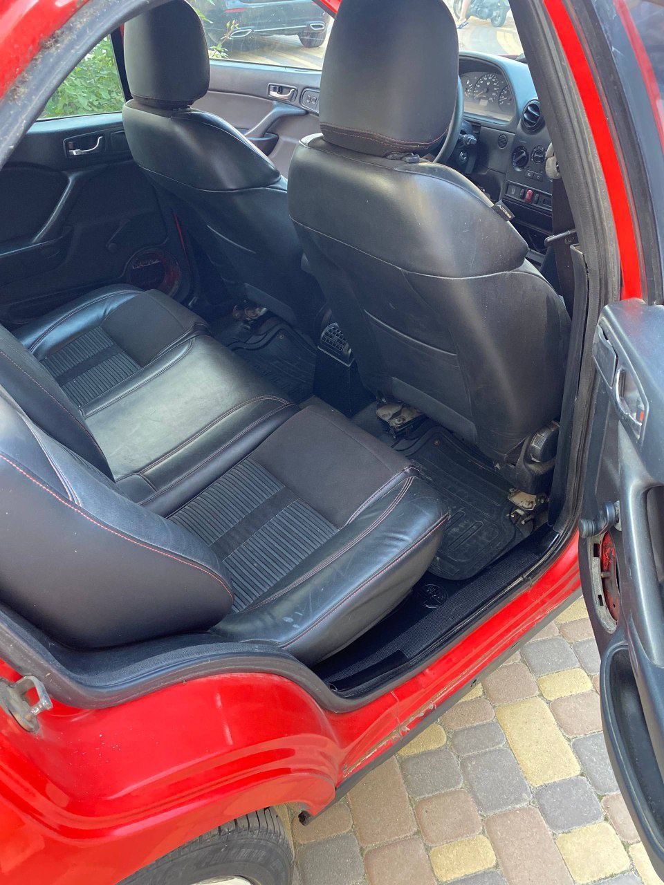 Alfa Romeo 146  відчуйте себе в салоні ферарі
