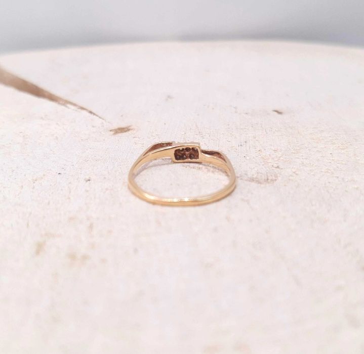 Złoty pierścionek p.583/1,22g