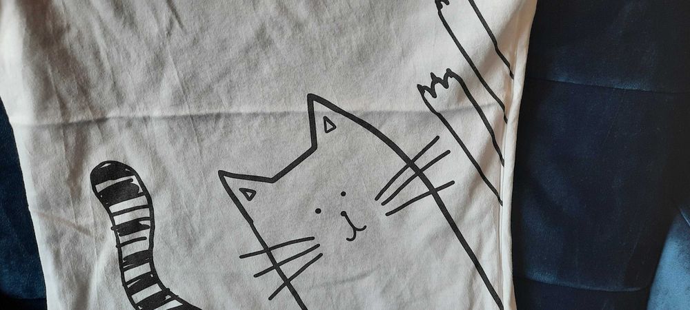 T-shirt reserved z kotem r. 140