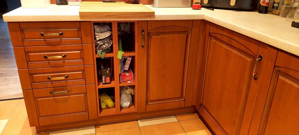 Używany komplet mebli do kuchni