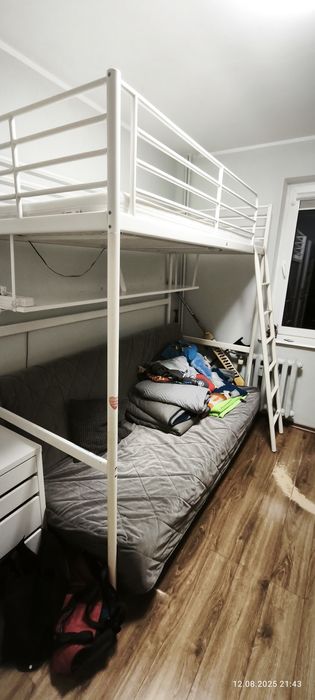 Łóżko piętrowe ikea Materac i półka z oświetleniem