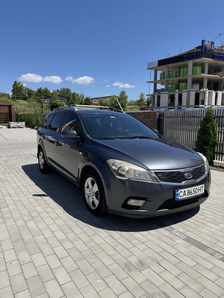 Продам Kia Ceed 1.6 CRDI
