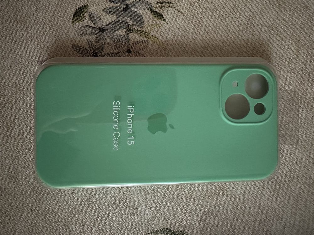 Чохол Silicone Case з захистом камери на Apple iPhone 15. Мʼятний