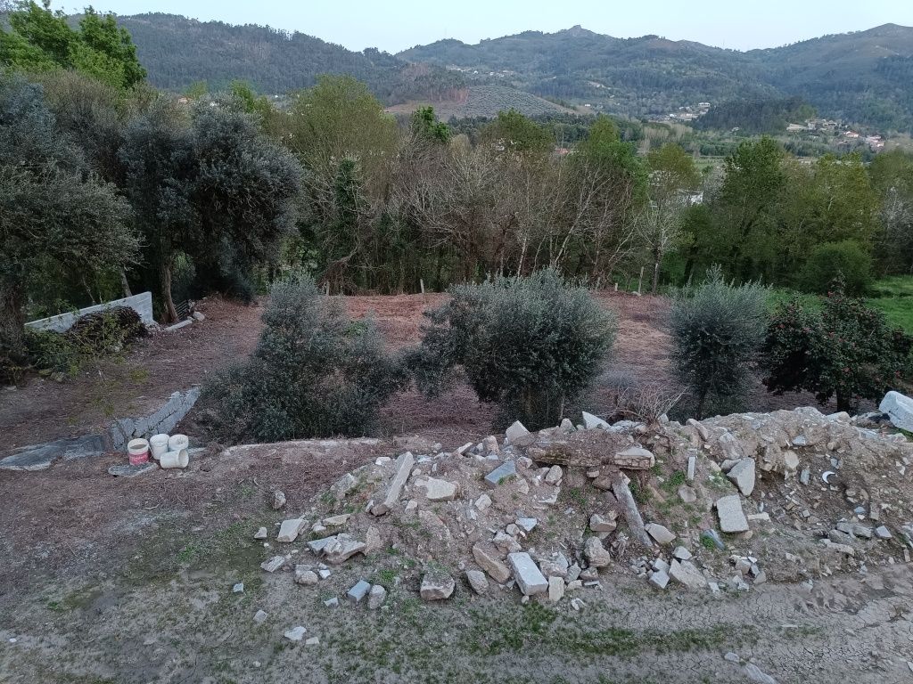 Terreno 1900 MTS em Nogueira,Ponte da Barca