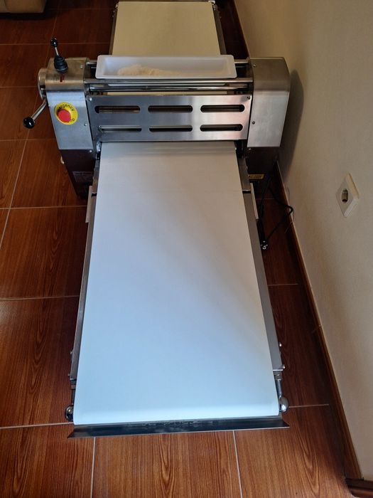 Laminador de massa bancada