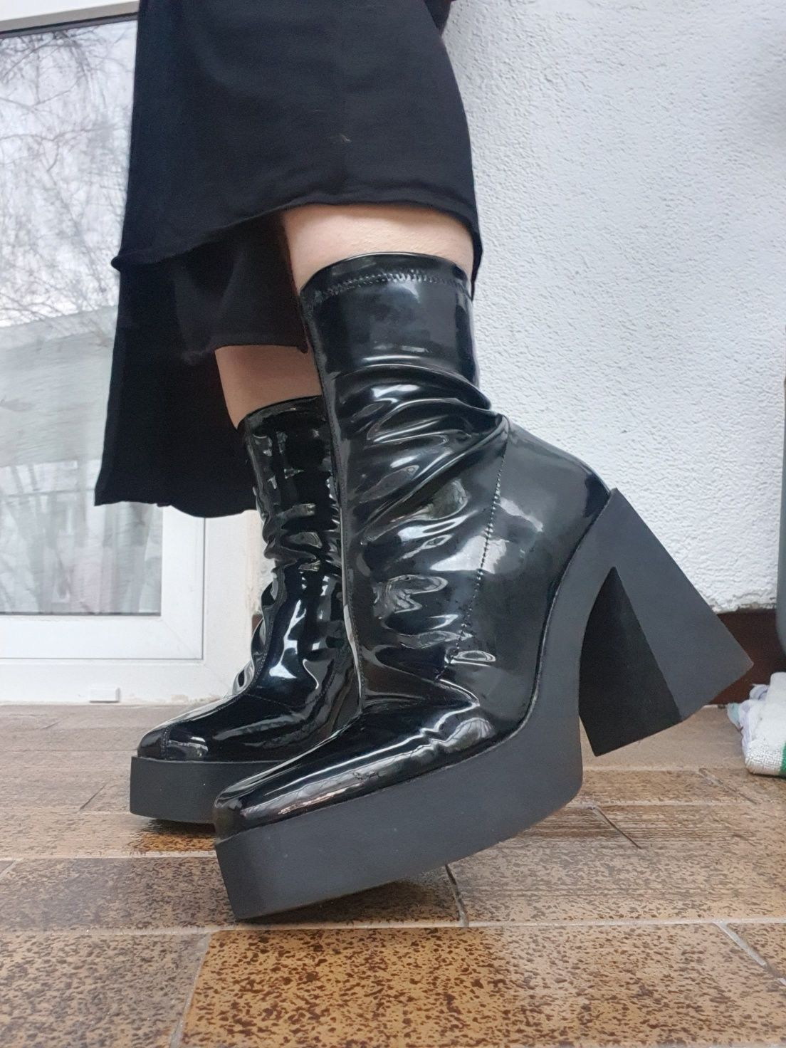 Gotyckie buty na platformie i obcasie shiny holo pvc latex effect