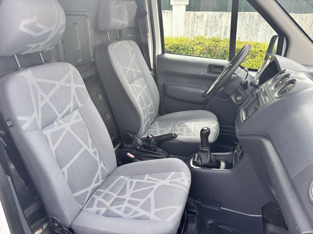 Ford Transit Connect L230