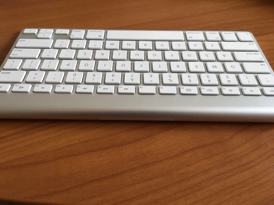 Беспроводная клавиатура Apple Wireless Keyboard A1314