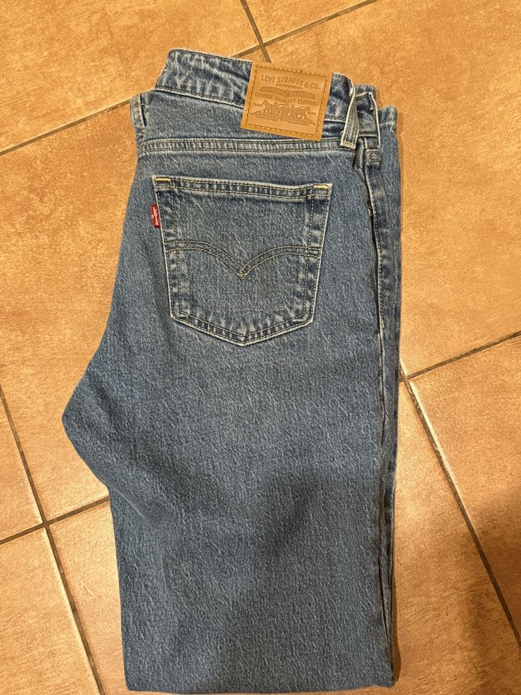 Джинси Levi’s жіночі абсолютно нові 27