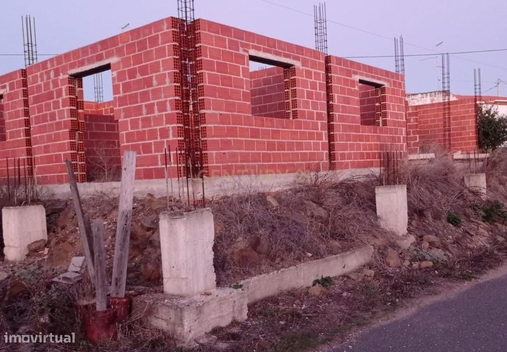 Terreno Rústico com Viabilidade Construtiva