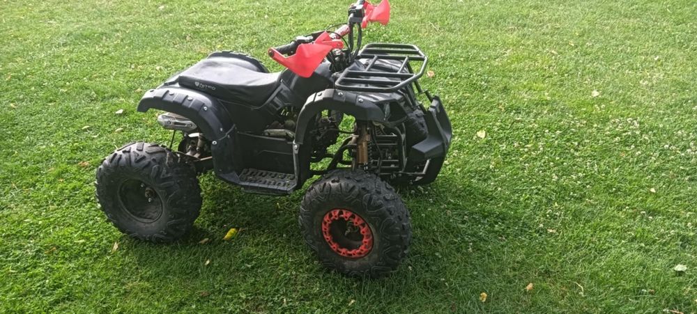 Quad 125 z silnikiem spalinowym