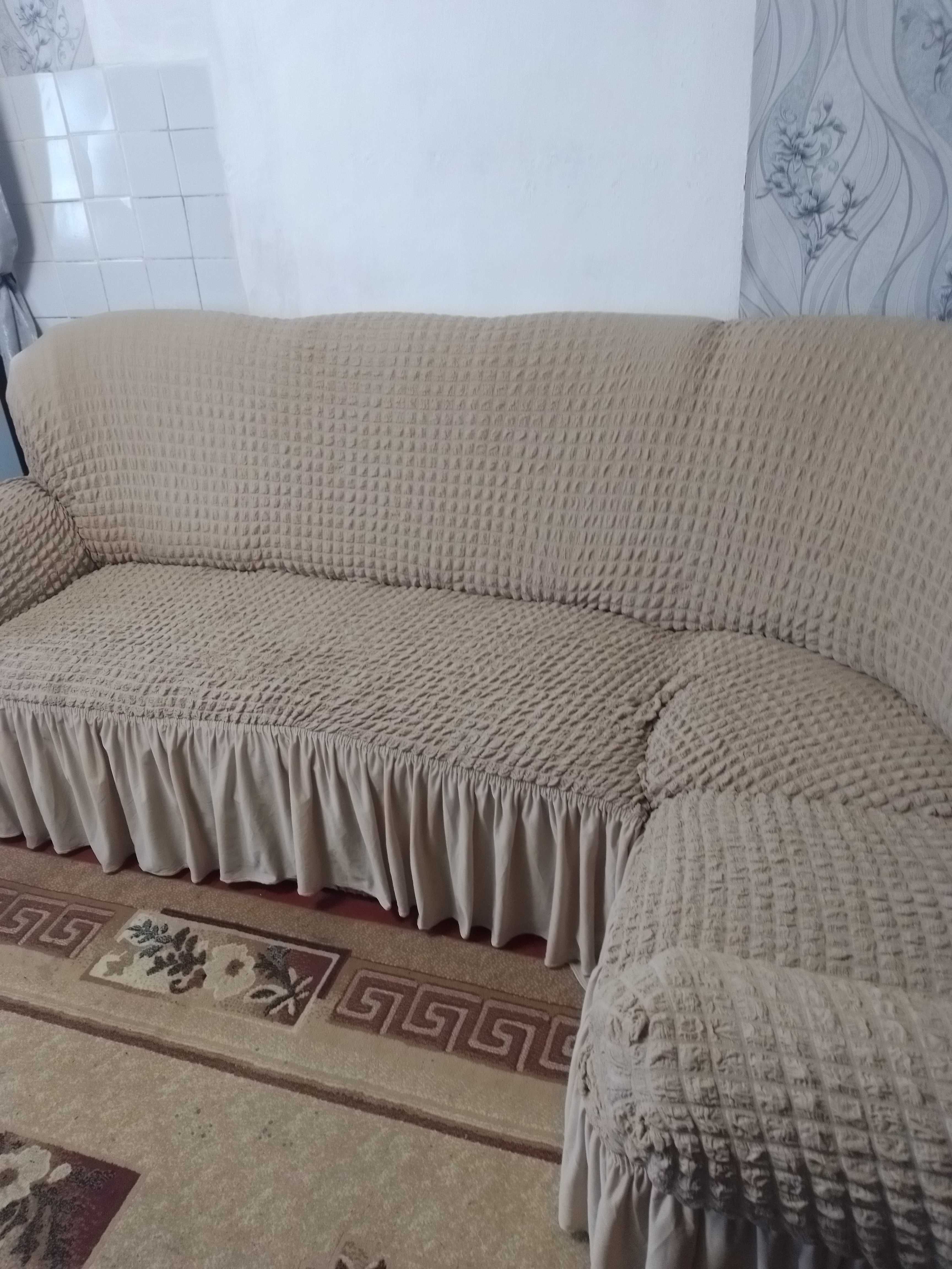 Диван кутовий в хорошому стані