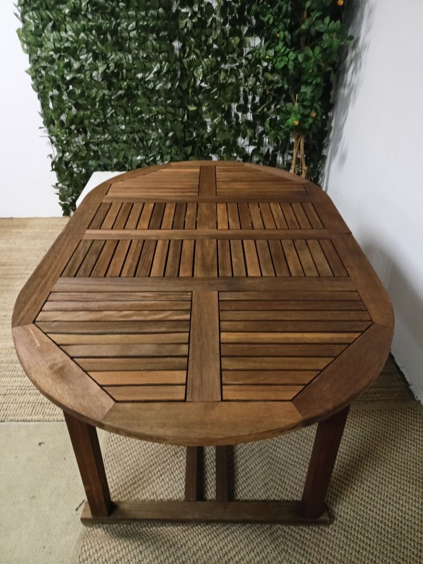 Stół ogrodowy z drewna tekowego rozkładany.