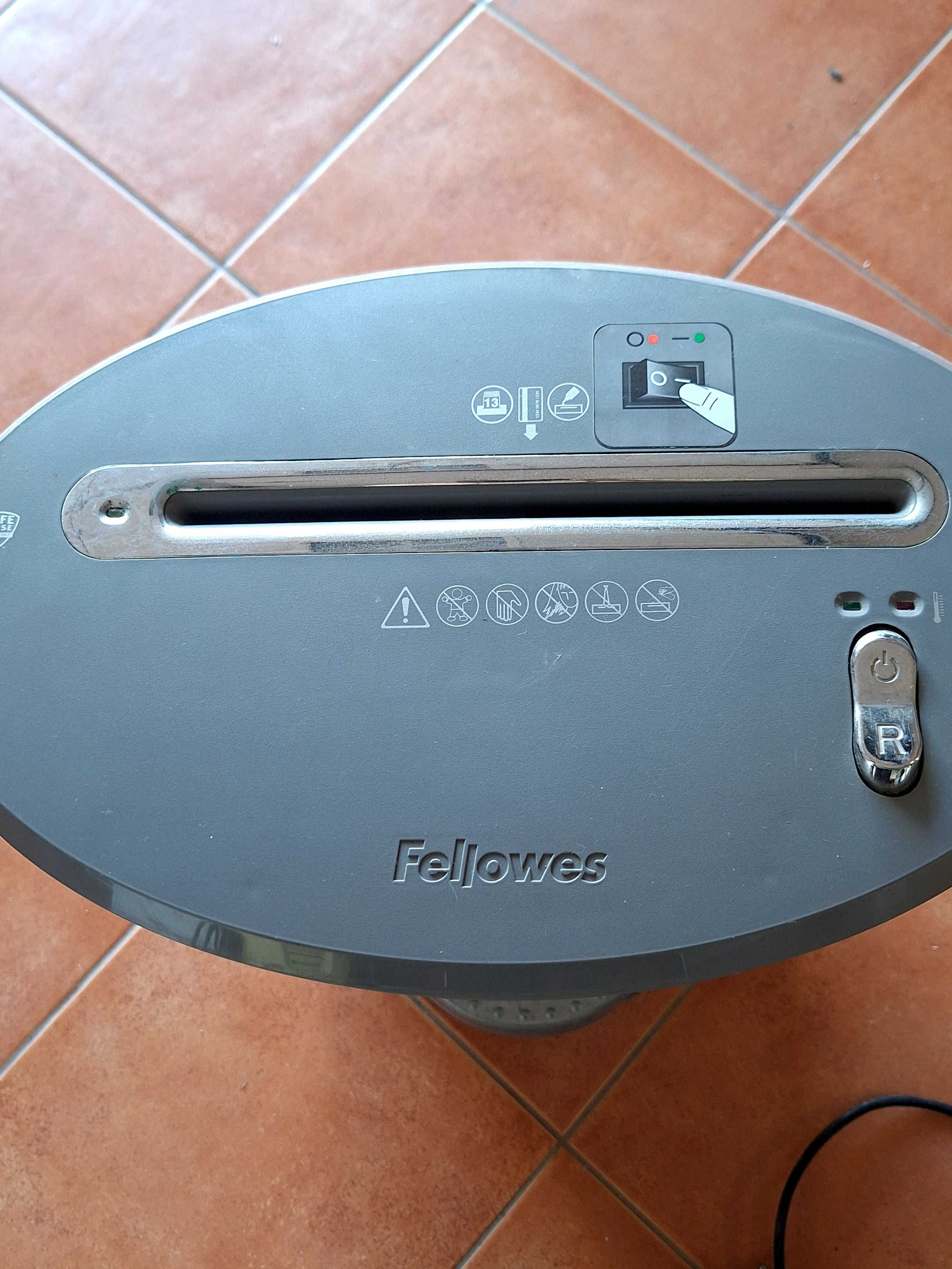 Destruidora de papel Fellowes