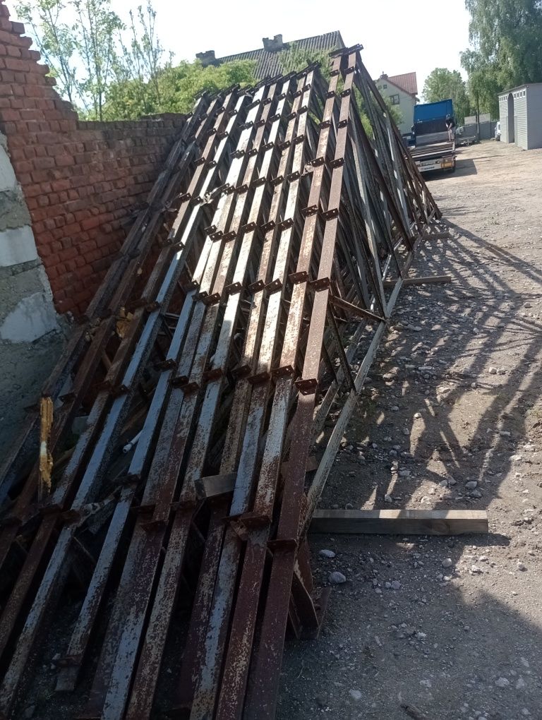 Kratownice dachowe dwuspadowe 12m,słupy, łaty itp..