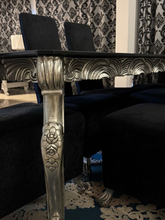 Sofás e Poltrona Barrocos em Veludo, mesa e 6 cadeiras