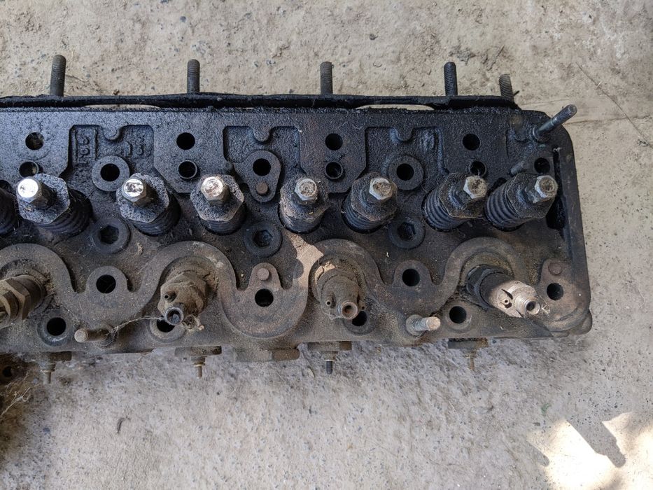 Головка блока  4-х циліндрового двигуна