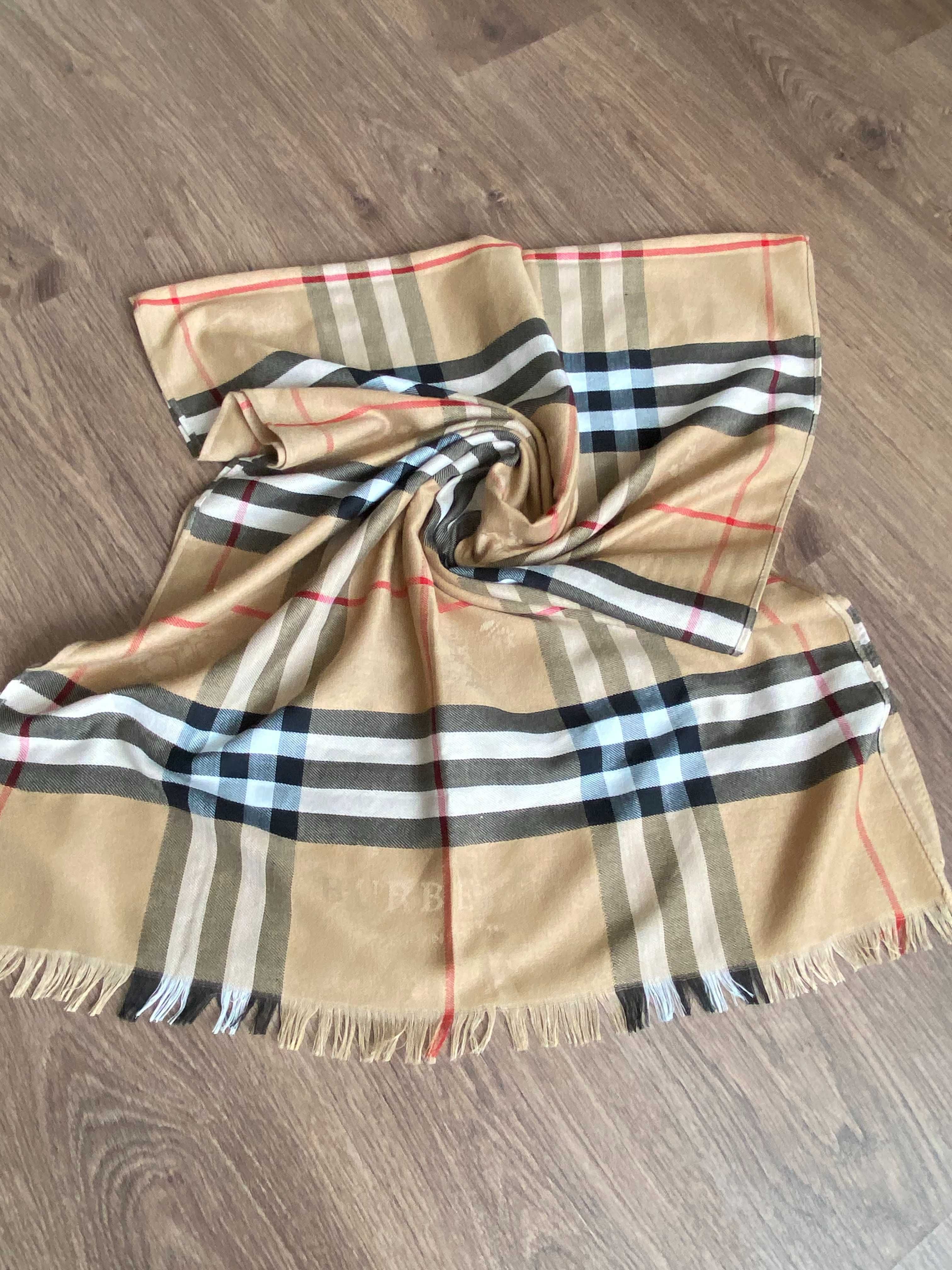 BURBERRY шарф палантин.