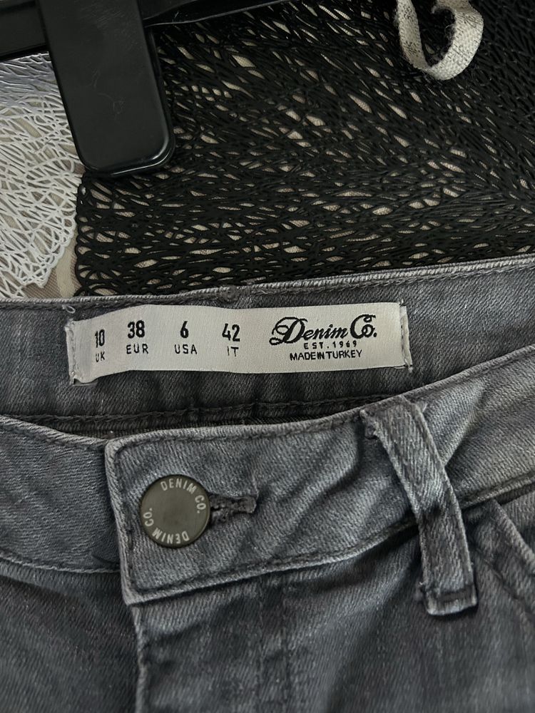 Spodnie Denim z dziurami