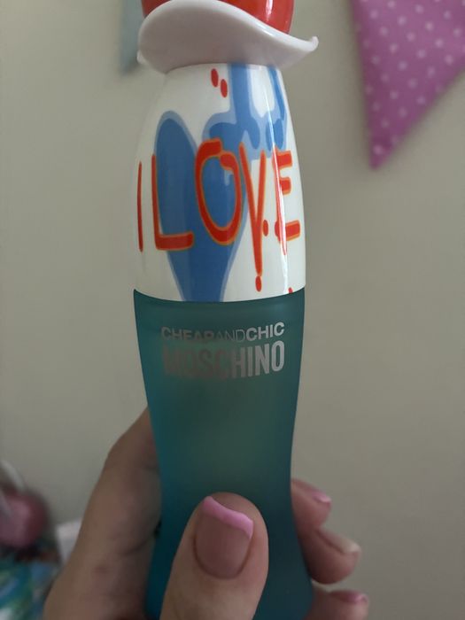 Perfumy moschino love love 50 ml ubytek niewielki