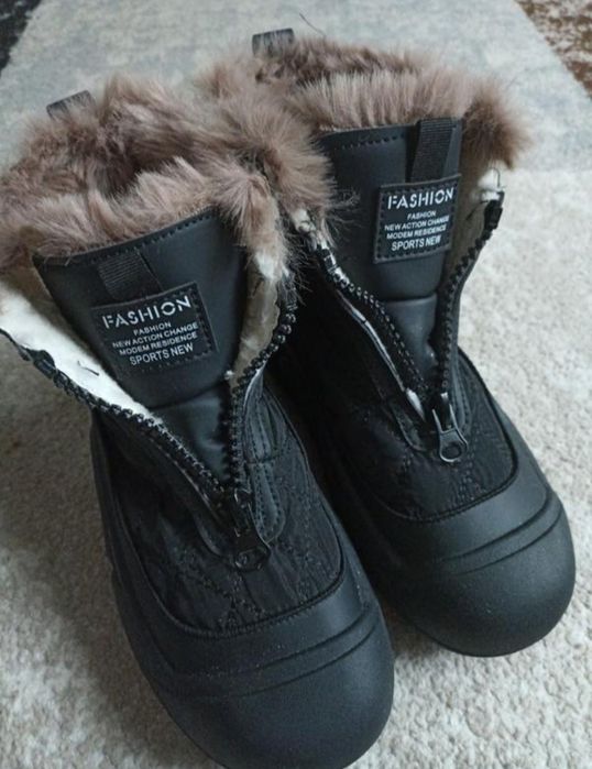 Теплі чоботи 38 розмір