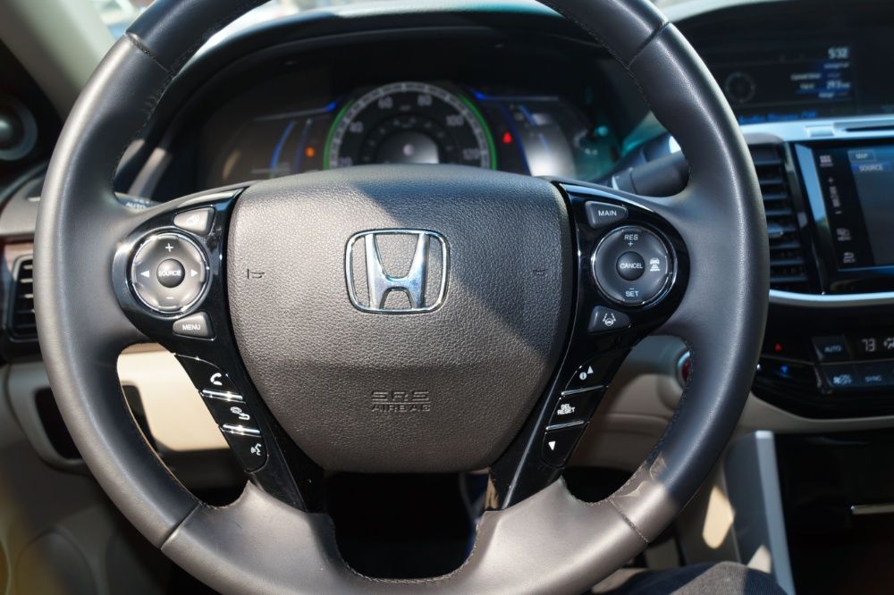 Продам HONDA Accord Hybrid TURING 2017