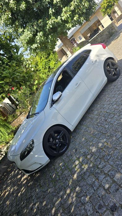 Volvo v40 r-type
