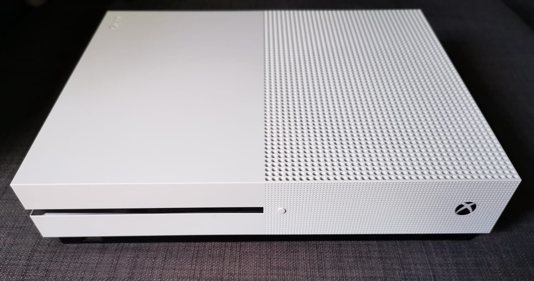 Xbox One S 1TB 2 Comandos 2 Jogos